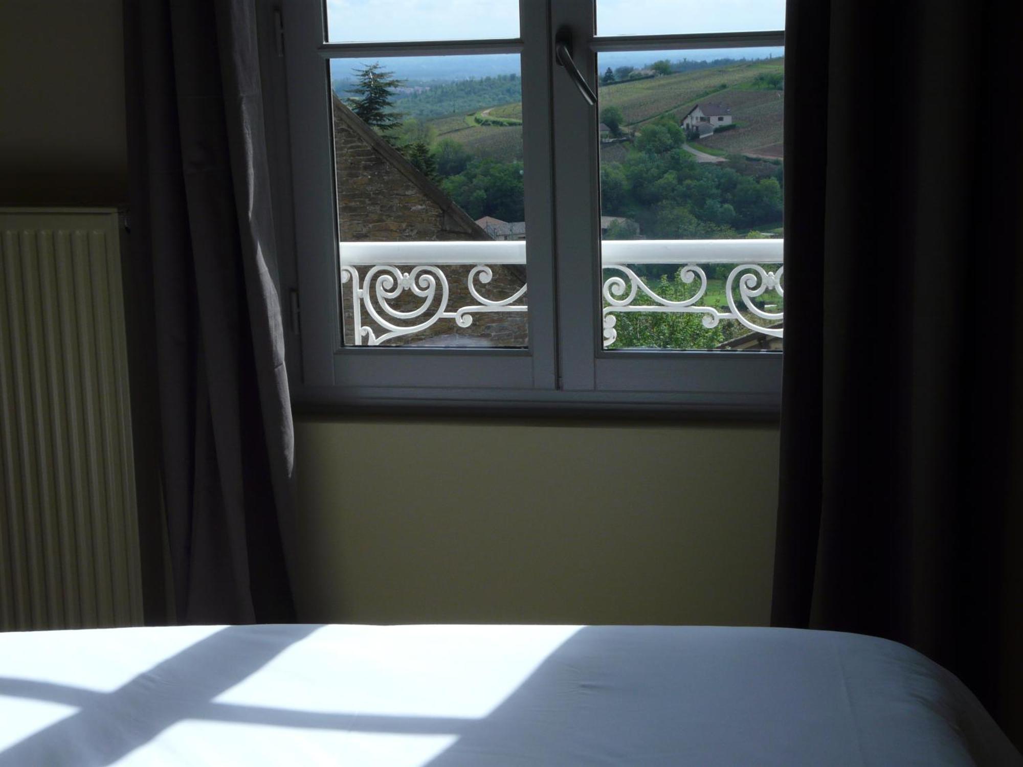 Hotel Courtille De Solutre Ngoại thất bức ảnh